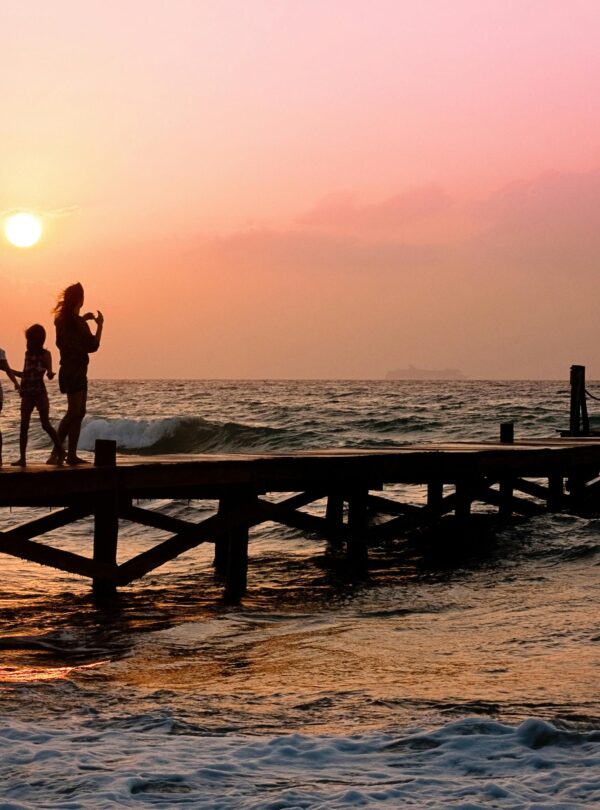 family-pier-man-woman-39691