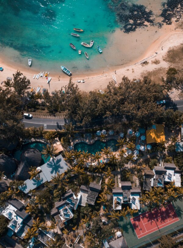 sergey-zhesterev-zgQjYoGMWL8-unsplash